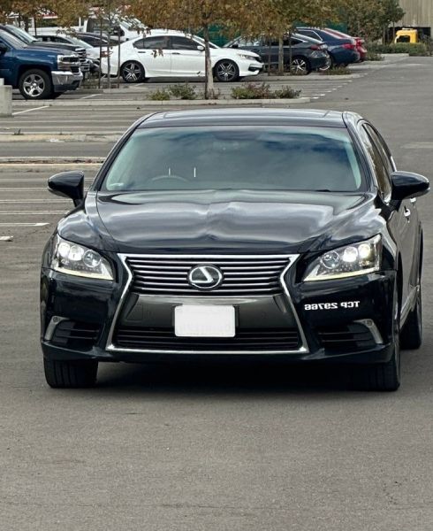 Luxury Lexus Sedan